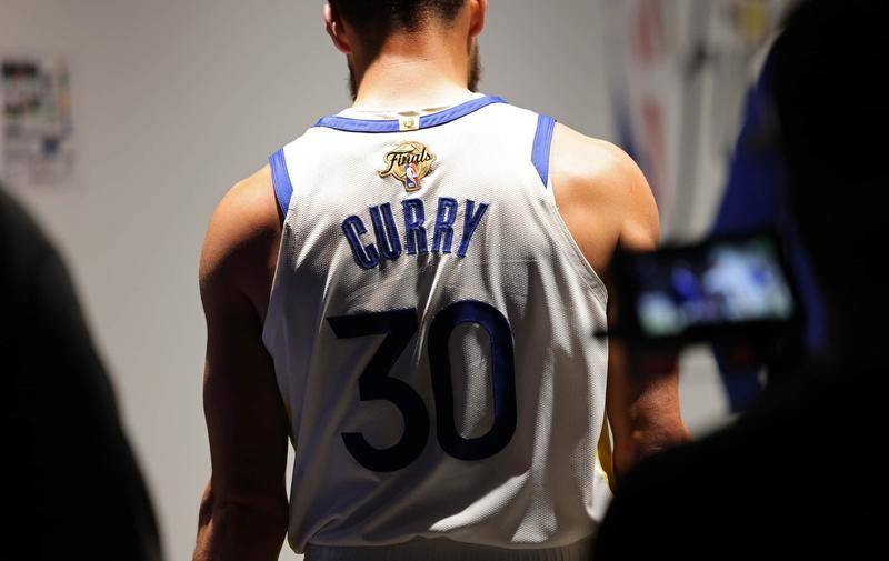 (体育)足球——世预赛：中国队不敌澳大利亚队